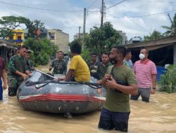 Danyonmarhanlan l Kunjungi Prajurit Yang Terdampak Banjir