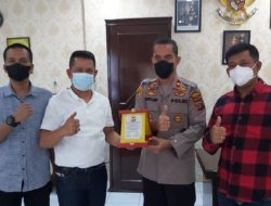 Capai Vaksinasi 70 Persen, Ketua Pewarta Berikan Penghargaan Kepada Kapolsekta Deli Tua