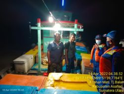 Tim Regu lll Satpolairud Polres Tanjung Balai Periksa KM. Hernanda Karena Memasuki Wilayah Perairan Tanjung Balai Asahan 