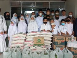 PUD Pasar Medan Serahkan 310 Kg Beras Dan Menu Berbuka Puasa ke Rumah Yatim