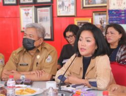 Sambut Baik ‘Toba Fashion Week 2022’, Satika Simamora Harapkan Perekonomian Para Pengerajin Tenun Ulos Turut Terangkat