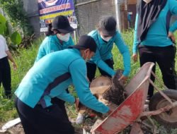 Jumat Bersih, Karutan Perempuan Medan Kanwil Kemenkumham Sumut Ema Puspita Pimpin Jajaran Laksanakan Kerja Bakti