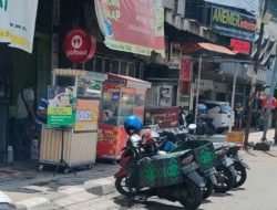 Masyarakat Minta Pemko Medan Tertibkan Gerobak Jualan Di Atas Trotoar Jalan Brigjen Katamso