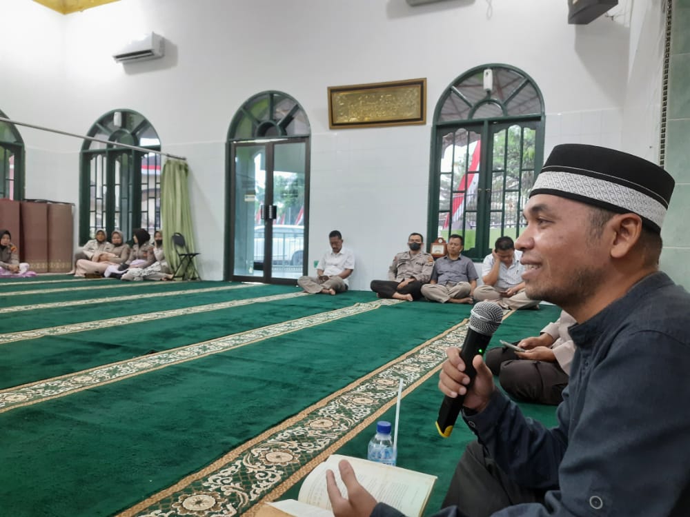 Polrestabes Medan Gelar Binrohtal Kepada Personel Beragama Islam