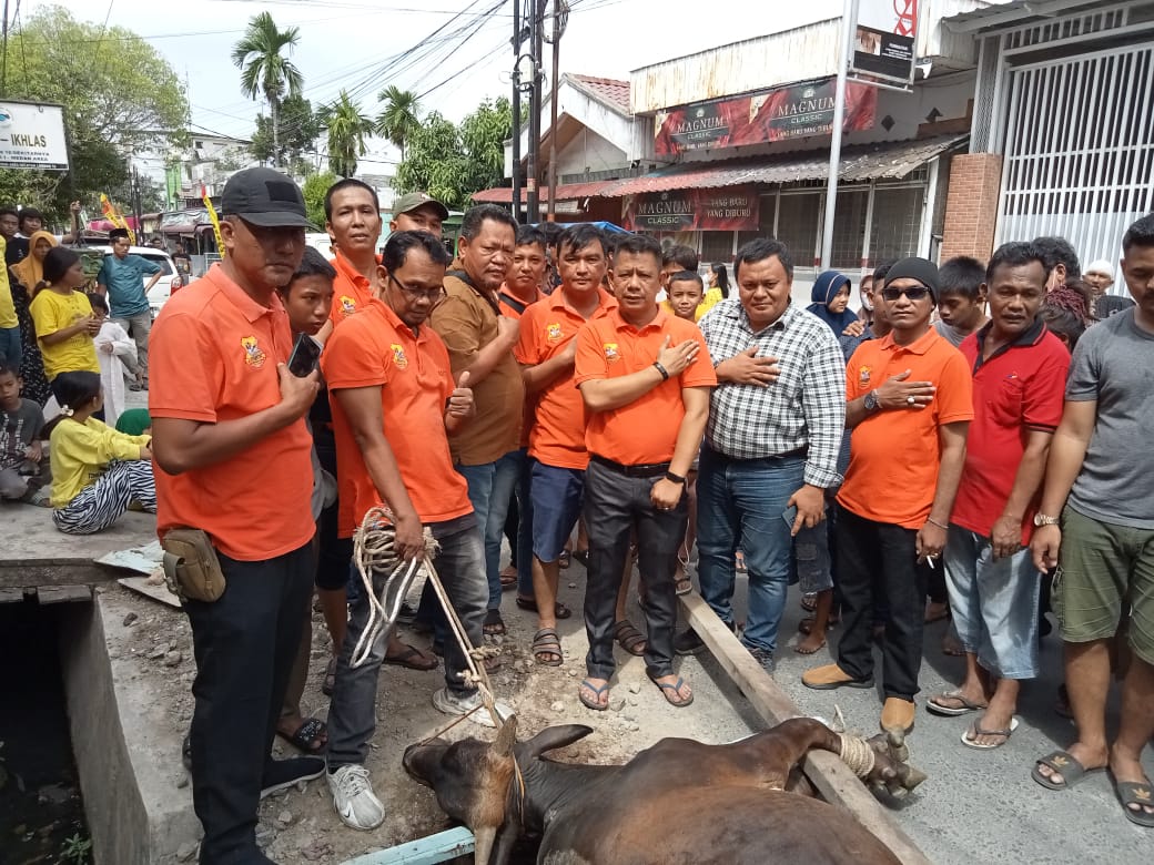 Pewarta Polrestabes Medan Salurkan Ratusan Paket Daging Kurban