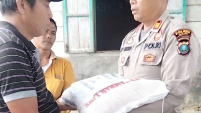 Bentuk Peduli Bagi Sesama, Polres Dairi Beri Bantuan Sembako Kepada Warga Korban Bencana Alam