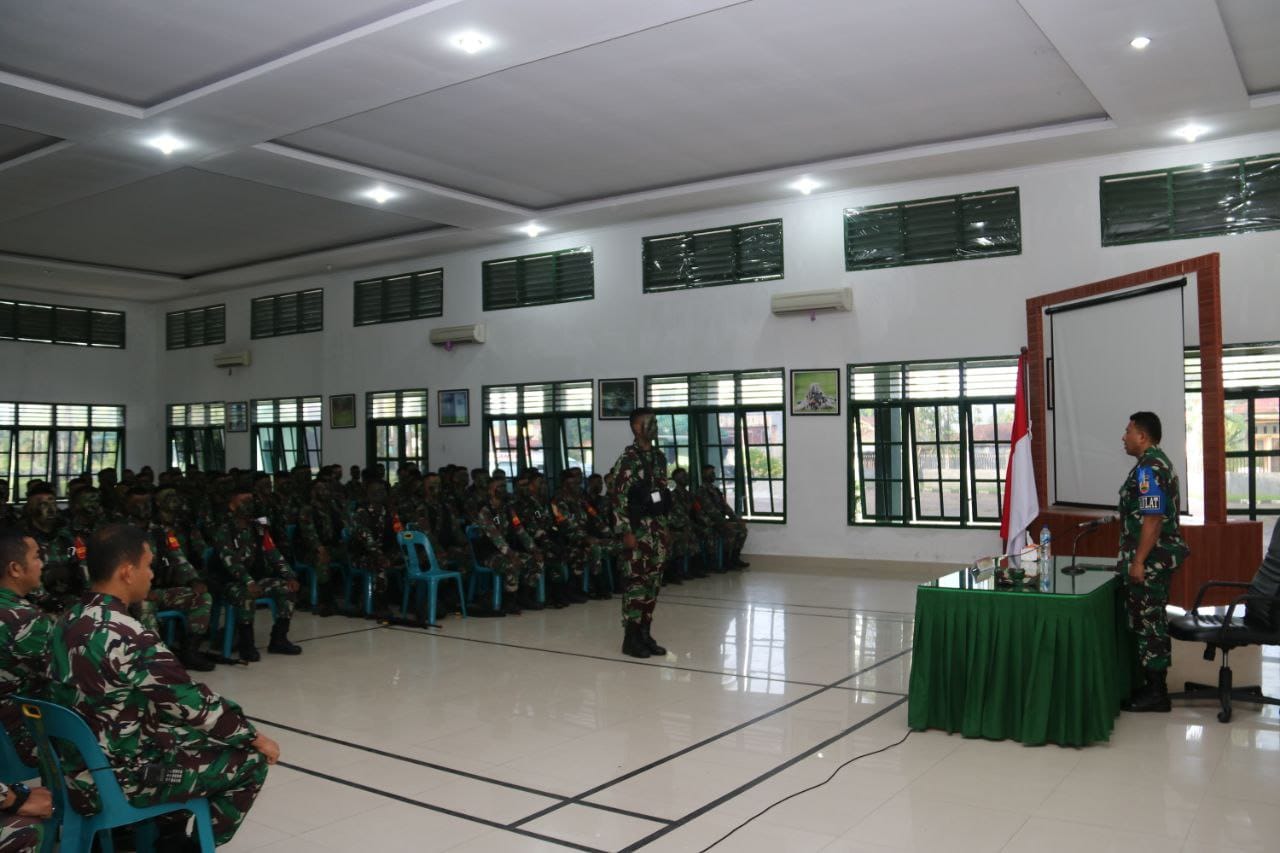 Pembukaan Serta Jam Pimpinan UST Tingkat Kompi Senapan Yonif Raider 100/PS