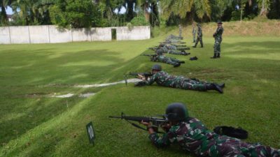 Prajurit Korem 022/Pantai Timur PantaiTingkatkan Kemampuan Menembak Jatri