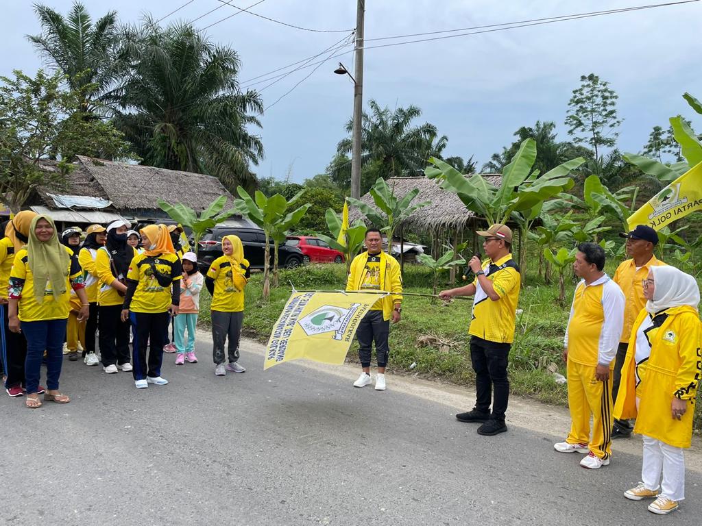 Gelar Jalan Sehat Partai Golkar Deli Serdang Bagi 300 Paket Sembako