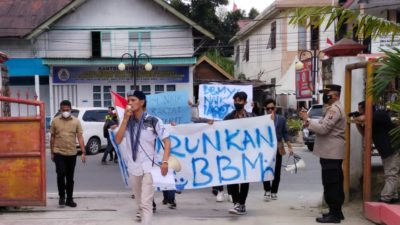 Polres Taput Kawal Dan Layani Dengan Humanis, Saat Massa GMKI Melaksanakan Aksi Unjuk Rasa ke Kantor DPRD Taput