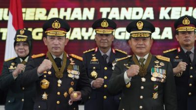 Kasad Terima Bintang Bhayangkara Utama