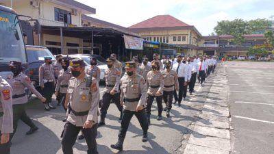 Anggota Polrestabes Medan Latihan PBB