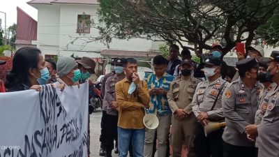 Tidak Puas Dengan Perekrutan Perangkat Desa, Puluhan Massa KOMPAK Melakukan Aksi Damai Di DPRD