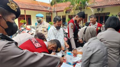 Usai Pelaksanaan Apel Pagi, Wakasat Samapta Polrestabes Medan Pimpin Tes Urine Dadakan Kepada Anggotanya