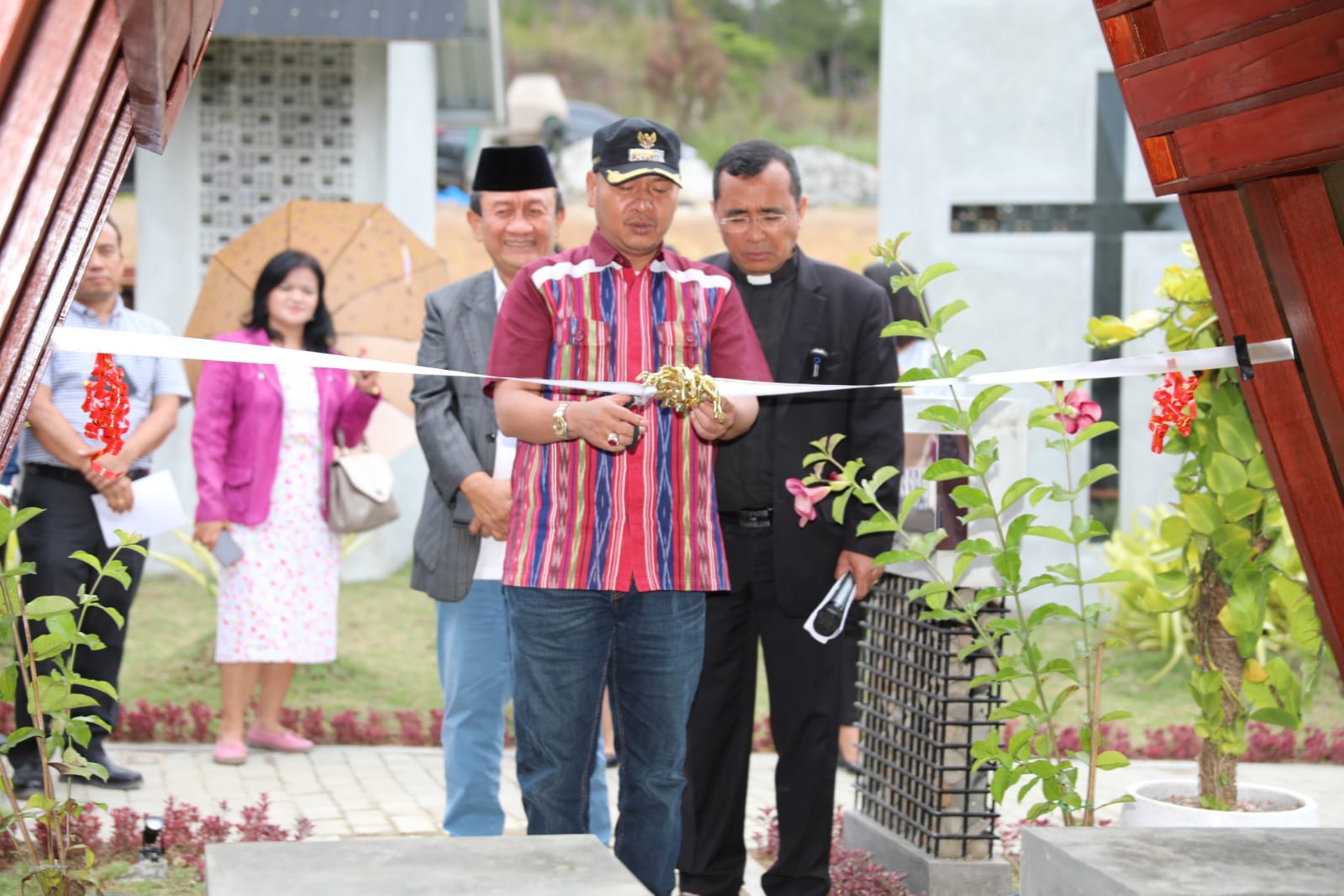 Bupati Taput Resmikan 12 Rumah Doa HKBP