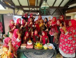Di Hari Sumpah Pemuda Ke 94, Pemberdayaan Perempuan Pujakesuma (P2P) Sumatera utara Merayakan Syukuran Dengan Pemotongan Nasi Tumpeng