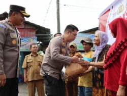 Wakapolrestabes Medan Salurkan Sembako Mabes Polri dan Polda Sumut Peduli