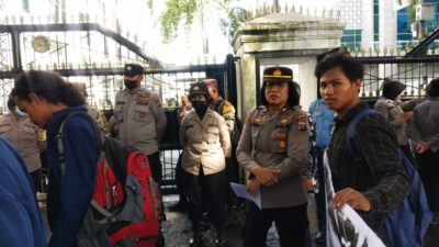 Polrestabes Medan Kawal Demo Mahasiswa UMA di DPRD Sumut