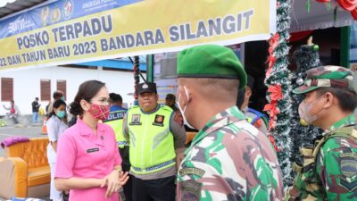 Ketua Bhayangkari Cabang Polres Taput, Semangati Petugas Pos Pelayanan Nataru