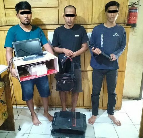 Lagi Nikmati Sabu, Polisi Tangkap Tiga Orang Pelaku Komplotan Pembuat STNK Palsu