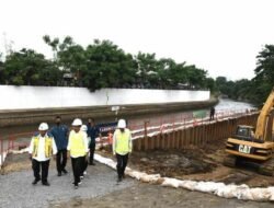 Presiden Jokowi Tinjau Pembangunan Sodetan Kali Ciliwung ke Kanal Banjir Timur