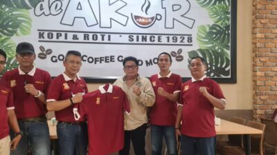 Terima Baju Terbaru Pewarta, Ketua JMSI Sumut Apresiasi Kepedulian Sosial Ketua Pewarta