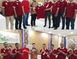 Pewarta Imlek ke Kediaman Robert Atiam, Pesannya, Teruslah Berbuat Sosial di Masyarakat