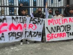 Puluhan Mahasiswa Unjuk Rasa Ke Kejatisu, Minta Oknum Pejabat Negara MAR Diperiksa Terkait Dugaan Kasus Ijazah Palsu