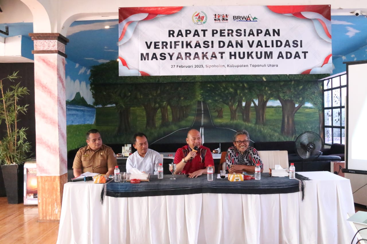 Bupati Taput Pimpin Rapat Persiapan Verifikasi dan Validasi Masyarakat Hukum Adat