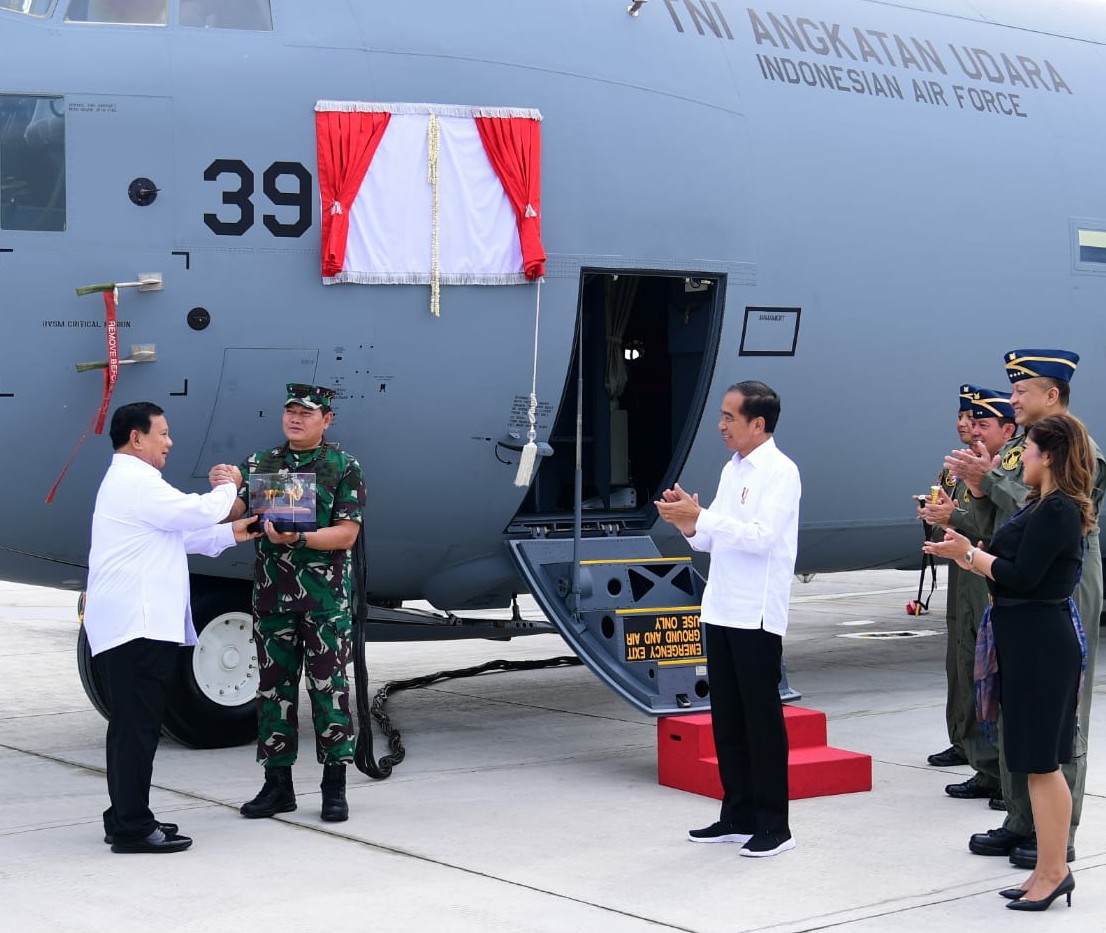 Presiden Jokowi Saksikan Penyerahan Pesawat Super Hercules TNI AU