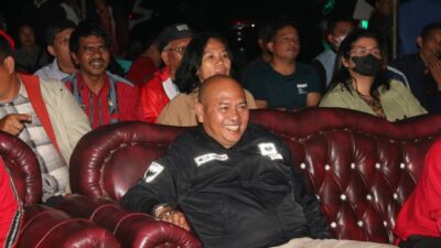 Kunker di Pangaribuan Bupati Taput Menikmati Malam Bersama Masyarakat Dusun Sibudil