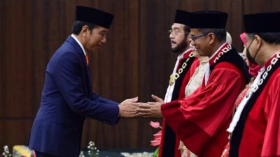 Presiden Jokowi Saksikan Pengambilan Sumpah Ketua dan Wakil Ketua MK 2023-2028