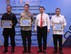 Kapolrestabes Medan Dapat Penganugerahan KPPN Medan Award Semester II 2022