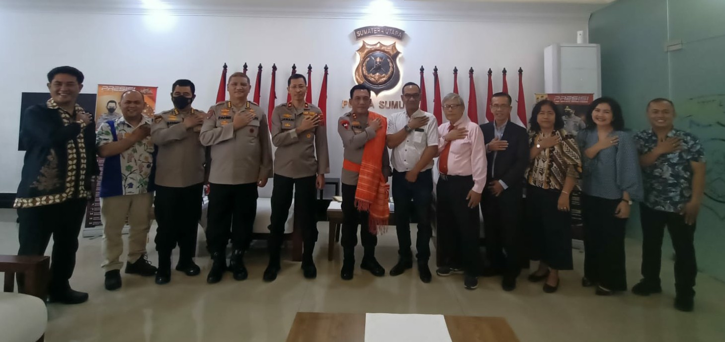 Terima Audiensi Panitia Paskah Gembira Bapa-Inang GKPS Distrik IV, Kapolda Sumut: Paskah Mampu Menciptakan Suasana Aman dan Nyaman