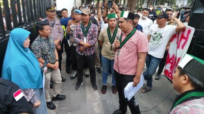 Berlangsung Kondusif, Polisi Kawal Aksi Demo Mahasiswa HMI di Kantor Walikota dan DPRD Medan