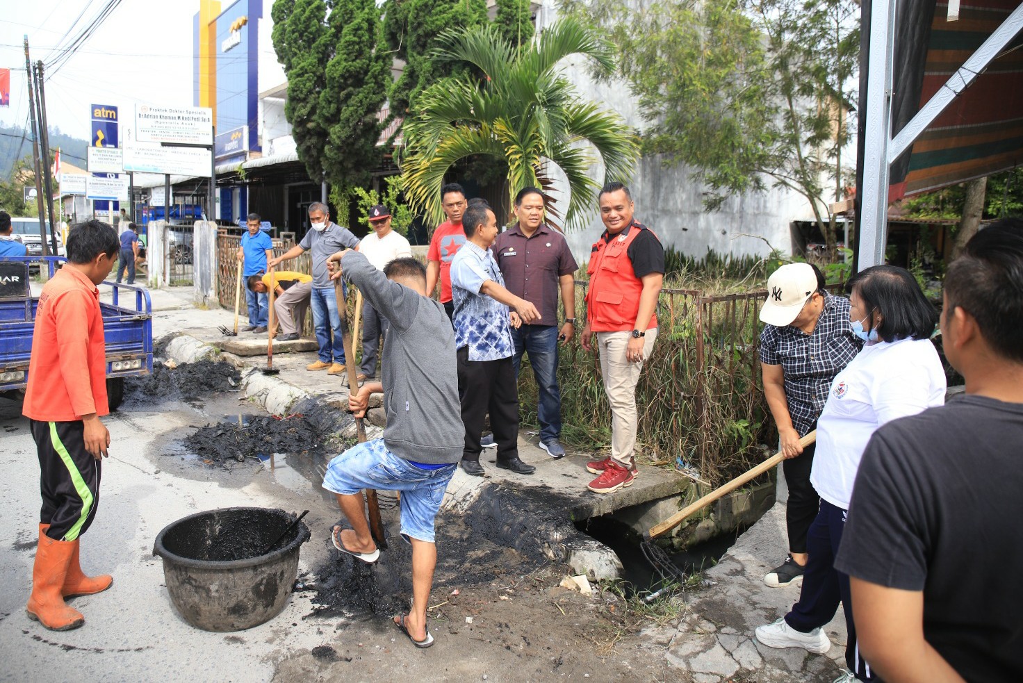 Minimalisir Banjir di Tarutung, Pemkab Taput Galakkan Jumat Bersih dan Gotong Royong Massal