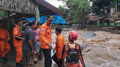 Tim Basarnas Lakukan Penyisiran Banjir Bandang di Sembahe