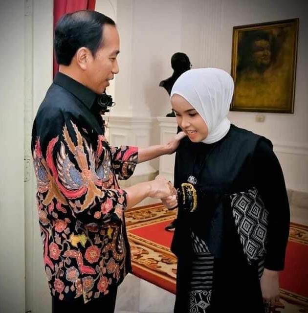 Presiden Jokowi Terima Peraih Golden Buzzer AGT 2023 Putri Ariani