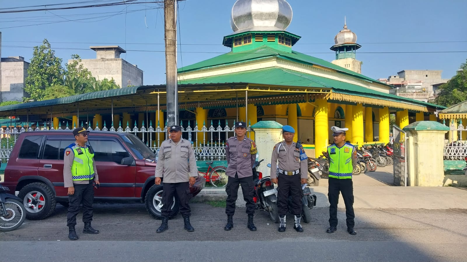 Polres Tanjung Balai Pengamanan Monitoring Ibadah Sholat Idul Adha 1444-H / 2023-M di Seluruh Mesjid dan Lapangan di Kota Tanjung Balai