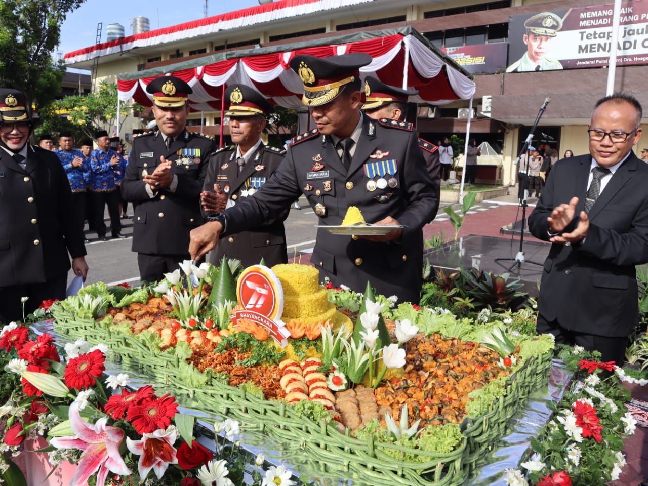 Polrestabes Medan Gelar Upacara HUT ke-77 Bhayangkara Tahun 2023