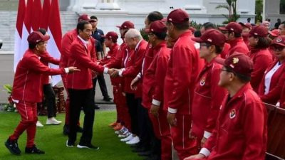 Presiden Jokowi Serahkan Bonus Apresiasi Bagi Atlet ASEAN Paragames 2023