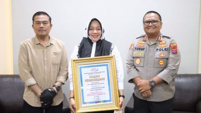 Kapolres Tanjung Balai Terima Piagam Penghargaan dari Gerakan Nasional Polisi Sahabat Anak Kak Seto Award 2023