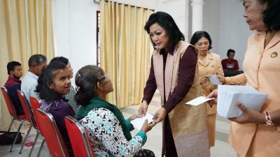 Satika Simamora, SE, MM Berbagi Kasih Bersama 60 Orang Penyintas Disabilitas dan Penyakit Berat