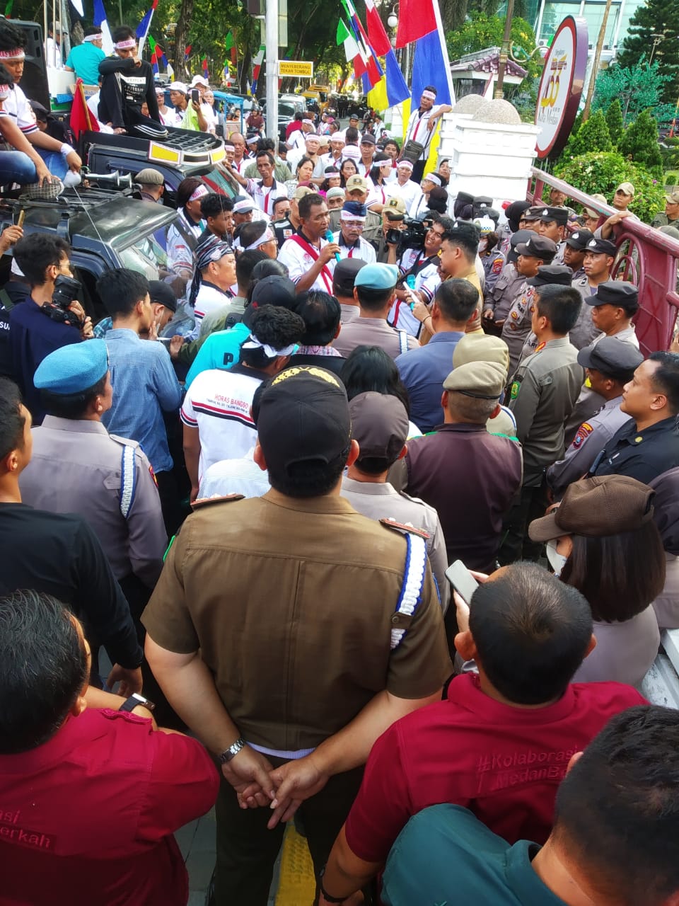 Polsek Patumbak dan Medan Baru Amankan Unras AMSU di Mapolda Sumut dan Kantor Walikota