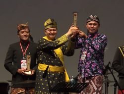 Dirjenpas dan 2 Orang Petugas Wali Pemasyarakatan Terima Penghargaan BNPT Awards 2023