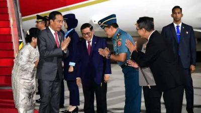 Presiden Joko Widodo dan Ibu Iriana Tiba di Tanah Air Usai Lawatan ke RRT