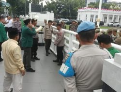 Dikawal Polsi, Demo Mahasiswa Al – Washliyah Sumut di Kantor Gubsu Berjalan Kondusif