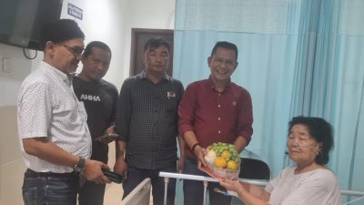 Ketua Pewarta Jenguk Orang Tua Ketua PJS Sumut di RS Elisabeth