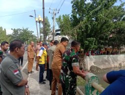 Dihadiri Walikota, Petugas Gabungan Polrestabes Medan Lakukan Pembersihan dan Penataan Sungai Sei Sikambing