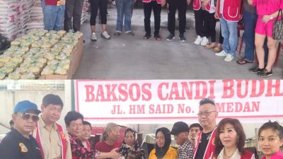 Peringati HUT Dewi Kwan Im, Pengurus Vihara Candi Buddha Bersama Pewarta Bagikan 530 Paket Sembako Kepada Warga Kurang Mampu